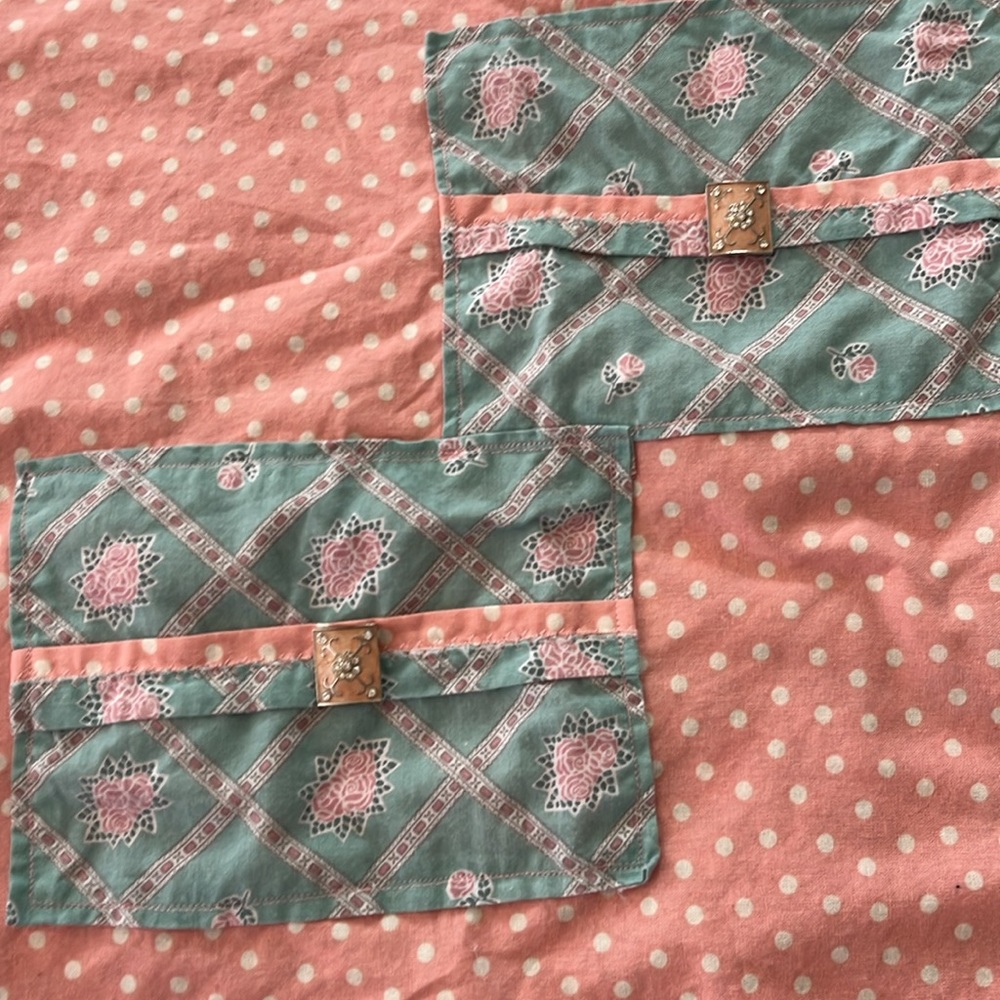 Beautiful Reversible Apron! - Picture 5 of 6